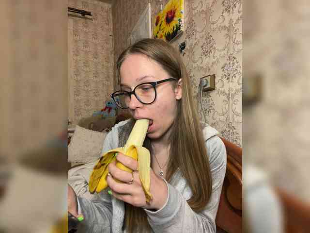 Milana22a webcam