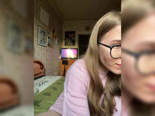 Milana22a webcam