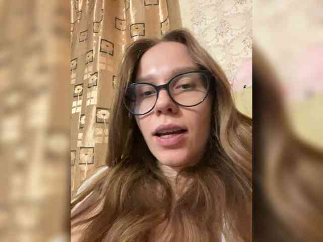 Milana22a webcam