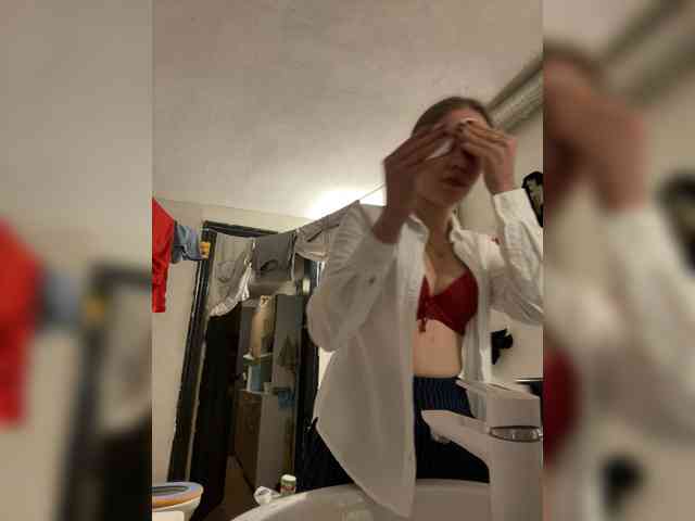 Milana22a webcam