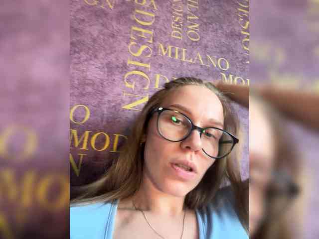Milana22a webcam