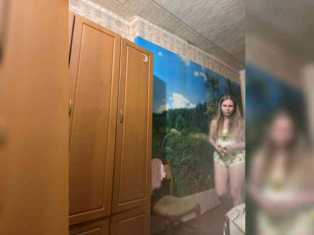 Milana22a webcam