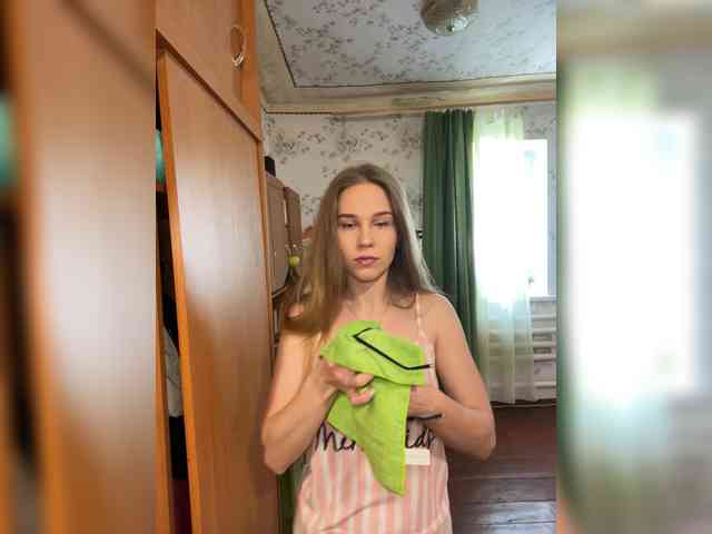 Milana22a webcam