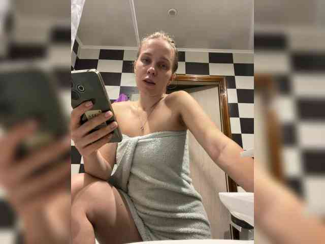 Milana22a webcam