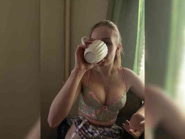 Milana22a webcam