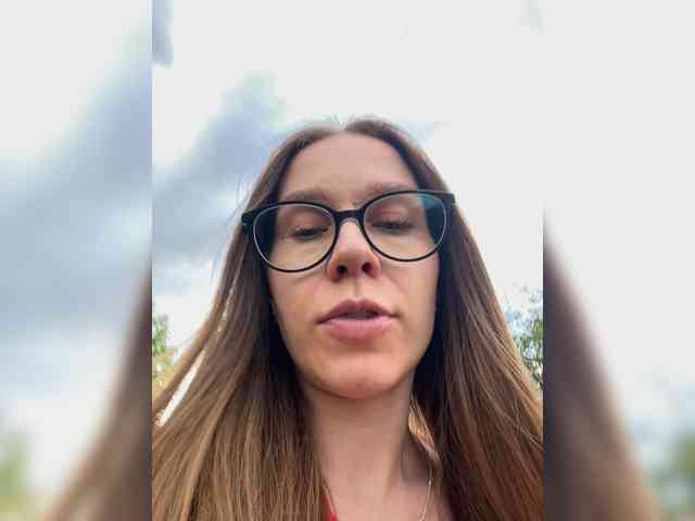Milana22a webcam