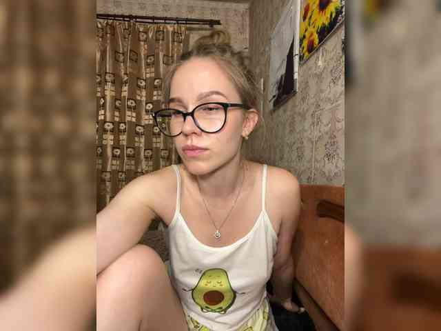 Milana22a webcam