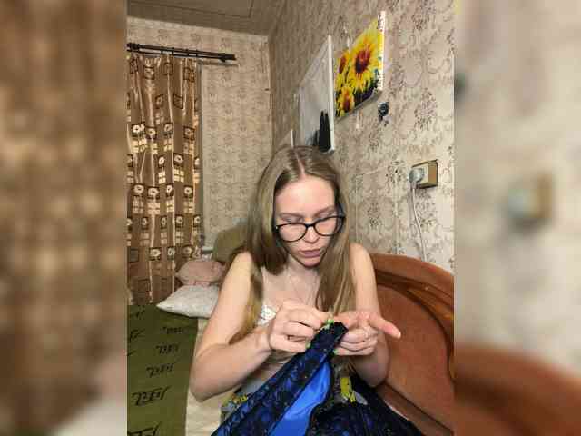 Milana22a webcam