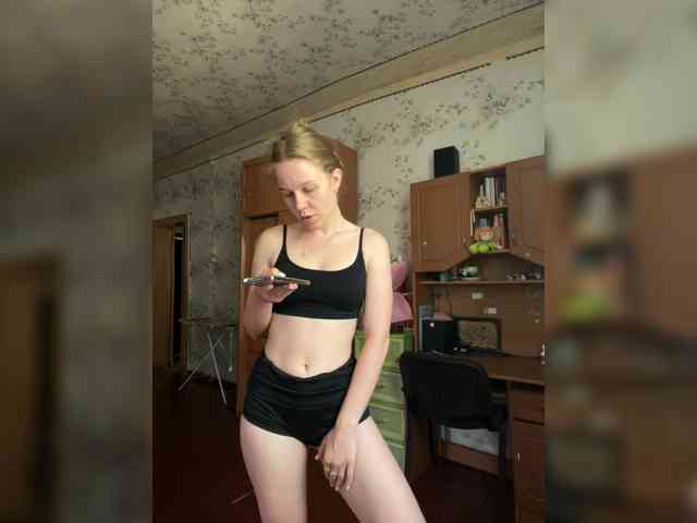 Milana22a webcam