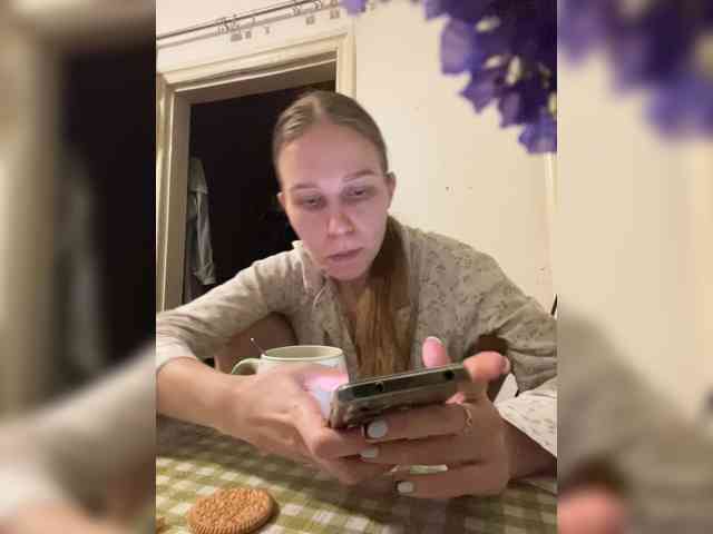 Milana22a webcam