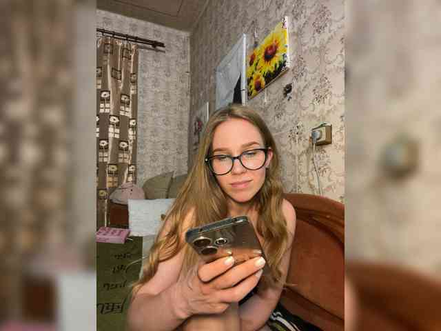 Milana22a webcam