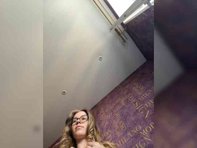 Milana22a webcam