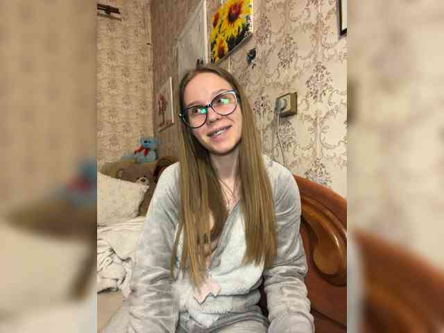 Milana22a webcam