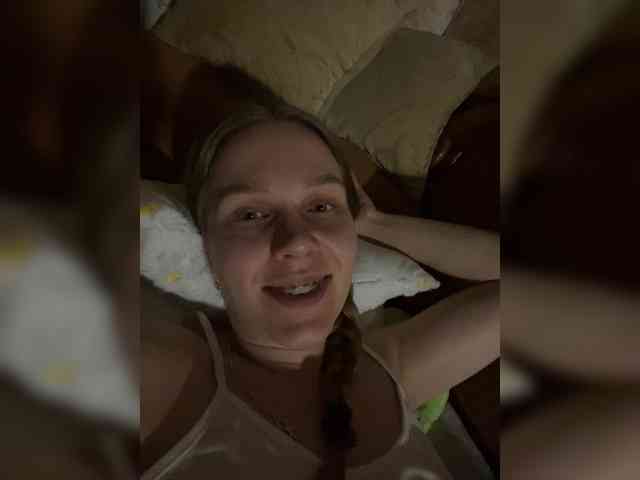 Milana22a webcam