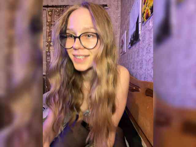 Milana22a webcam