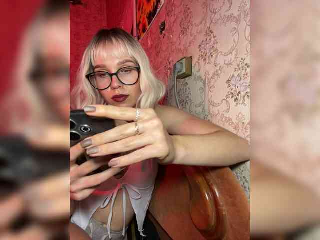 Milana22a webcam