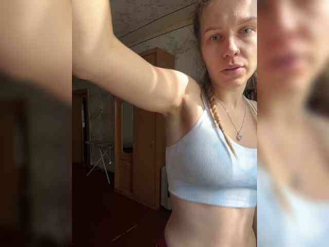 Milana22a webcam