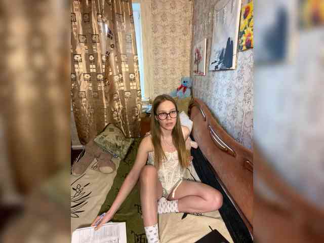 Milana22a webcam