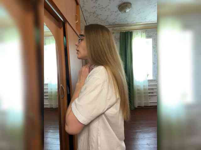 Milana22a webcam