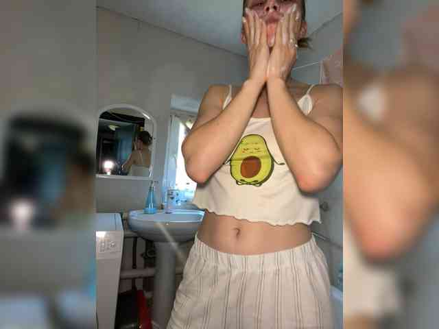 Milana22a webcam