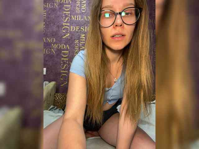 Milana22a webcam