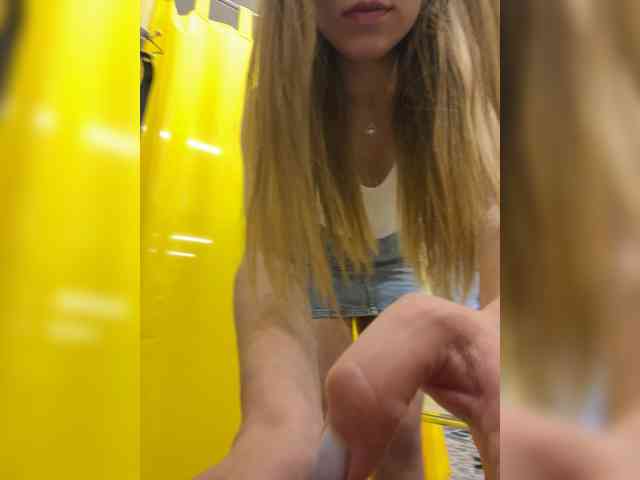 Milana22a webcam