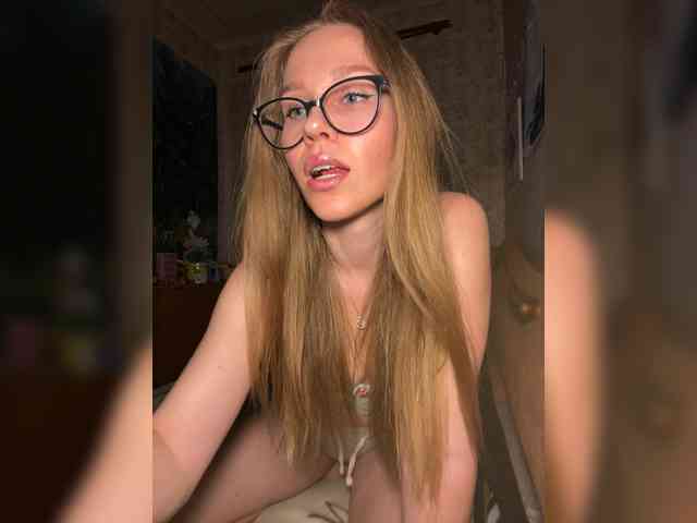 Milana22a webcam