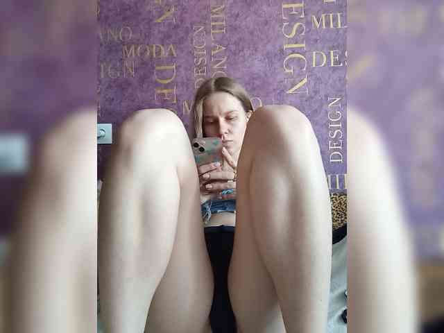 Milana22a Live Webcam on BongaCams