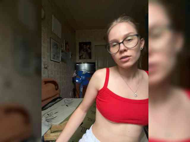 Milana22a webcam