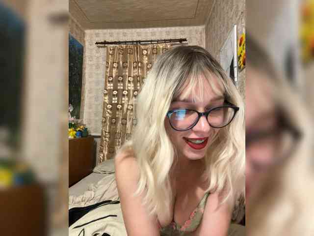 Milana22a webcam