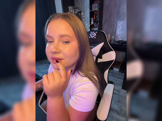 Kiki-03 live cam on BongaCams