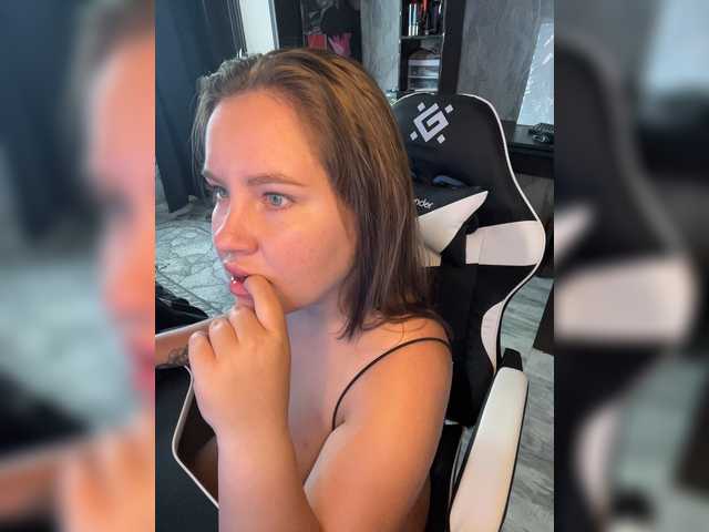 Kiki-03 live cam on BongaCams