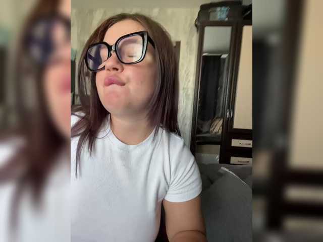 Kiki-03 live cam on BongaCams