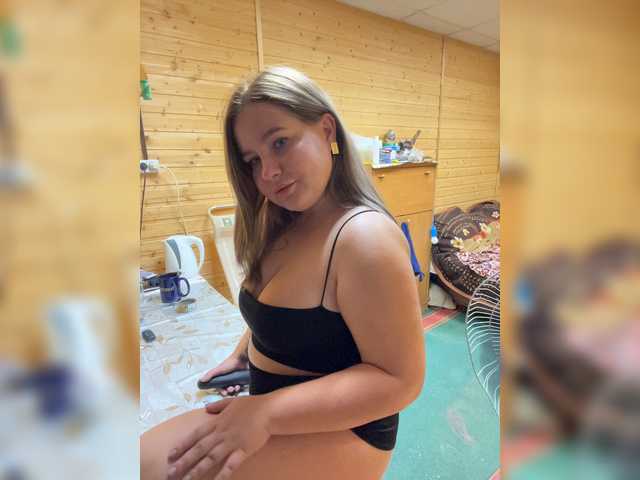 Kiki-03 live cam on BongaCams