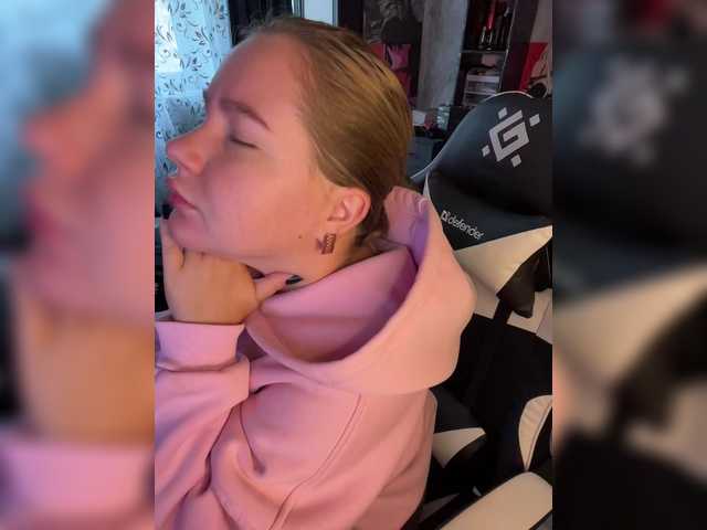 Kiki-03 live cam on BongaCams