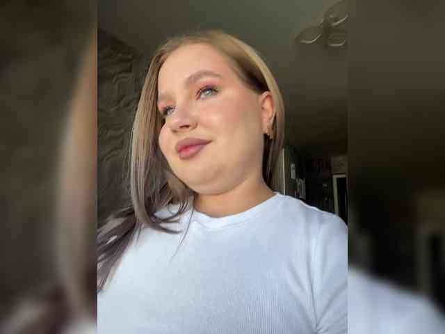Kiki-03 Live Webcam on BongaCams