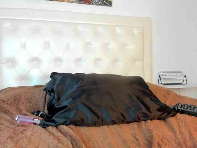 rouse-sexy-hotxx77 webcam