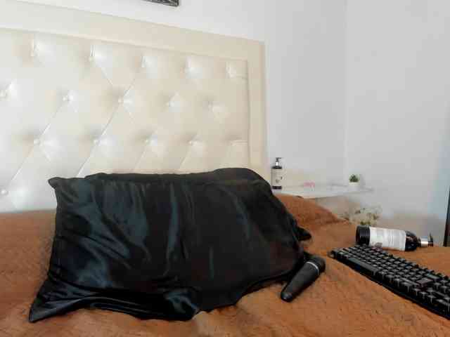 rouse-sexy-hotxx77 webcam