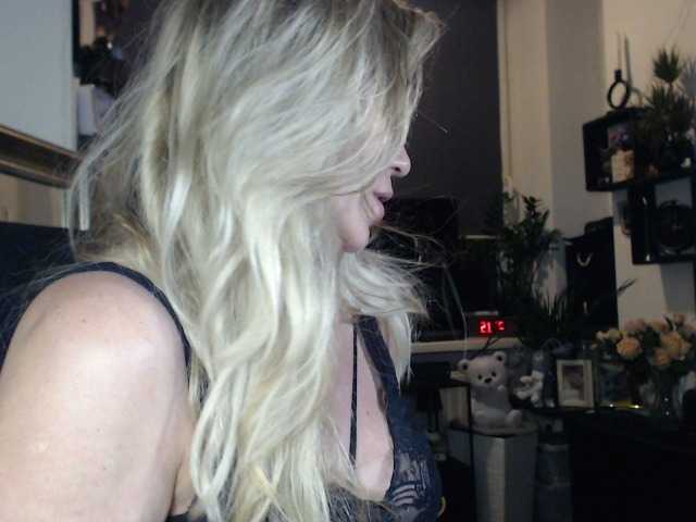 LadyVelvet live cam on BongaCams