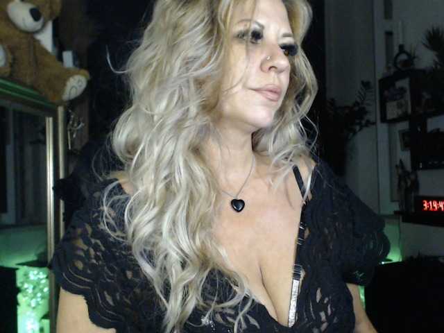 LadyVelvet live cam on BongaCams