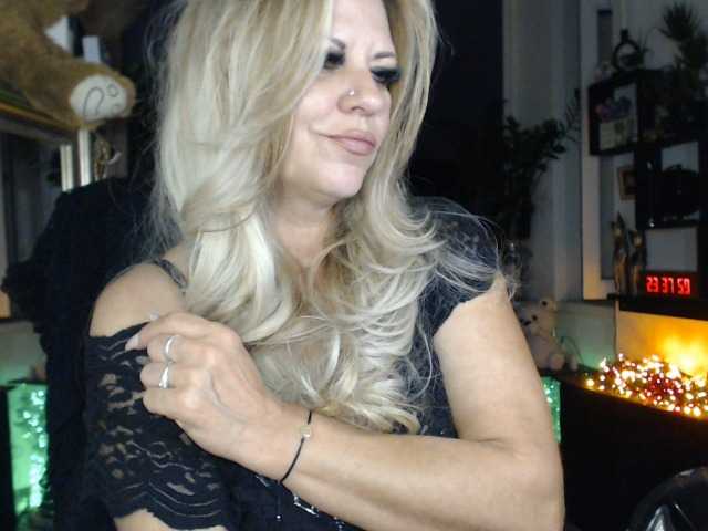 LadyVelvet live on BongaCams