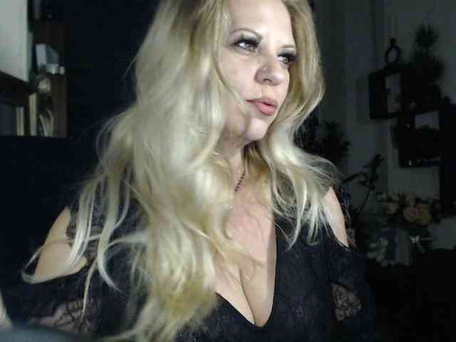LadyVelvet webcam