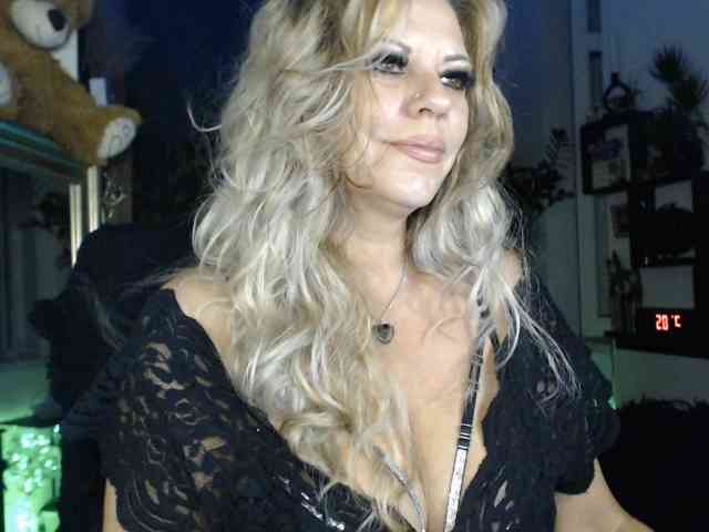 LadyVelvet webcam