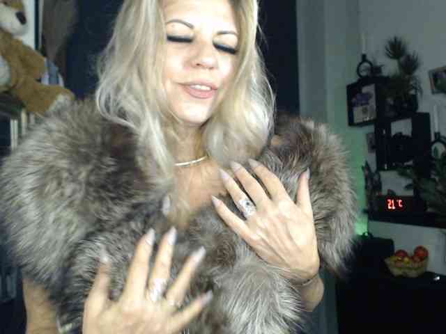 LadyVelvet webcam