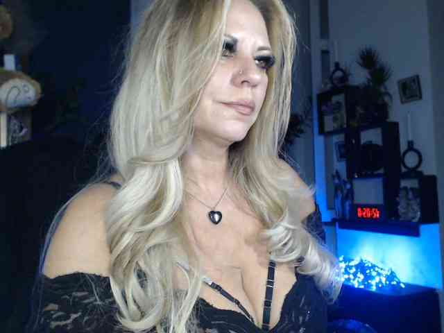 LadyVelvet webcam