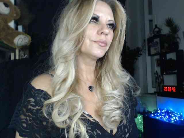 LadyVelvet webcam