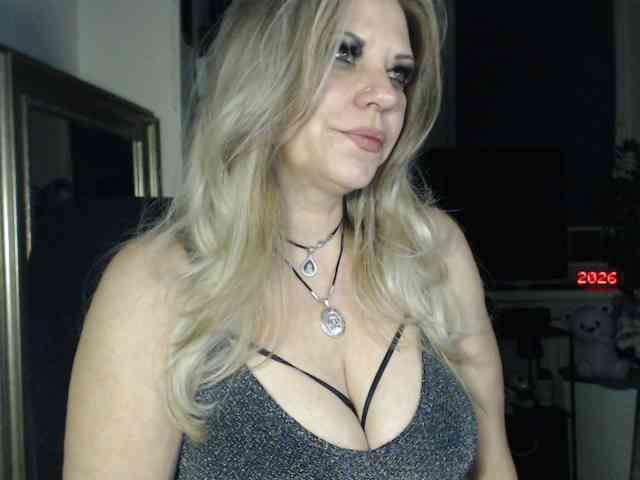 LadyVelvet webcam