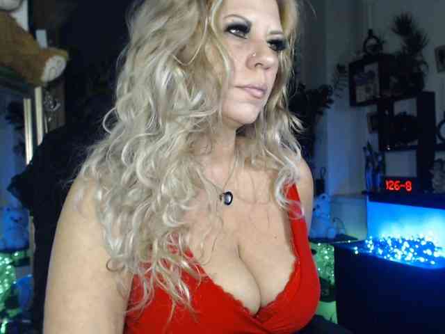 LadyVelvet webcam