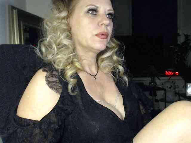 LadyVelvet webcam
