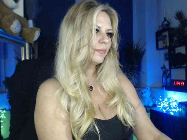 LadyVelvet webcam